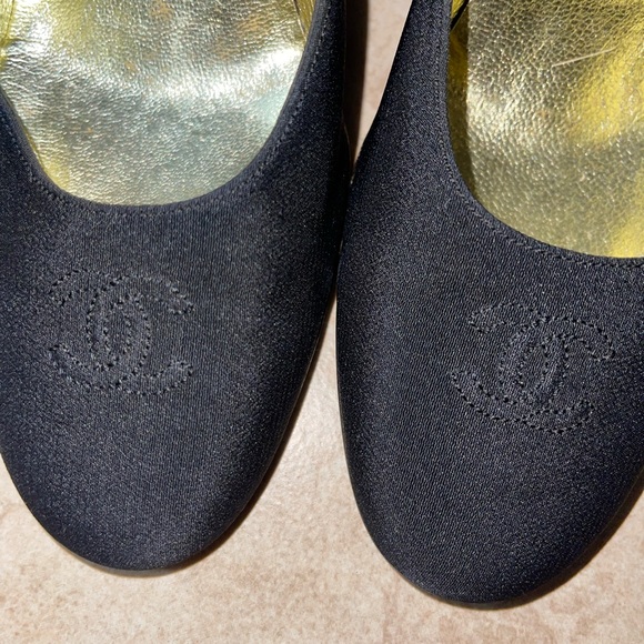 Vintage Chanel pumps - Picture 6 of 9